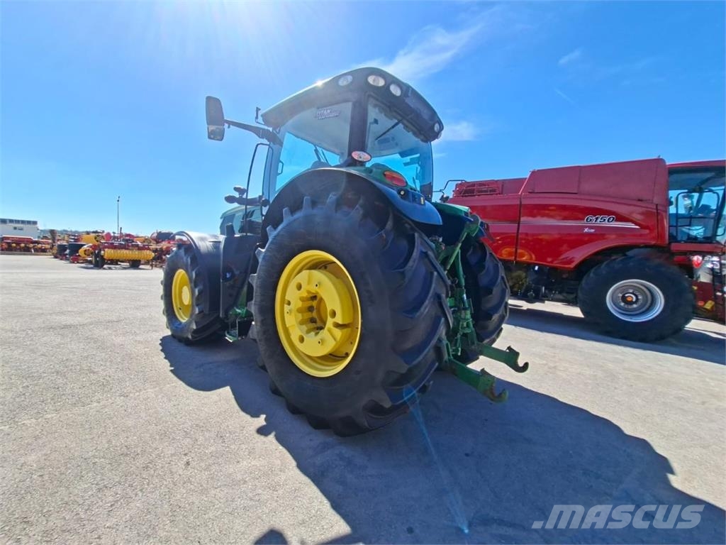 John Deere 6215R Traktori