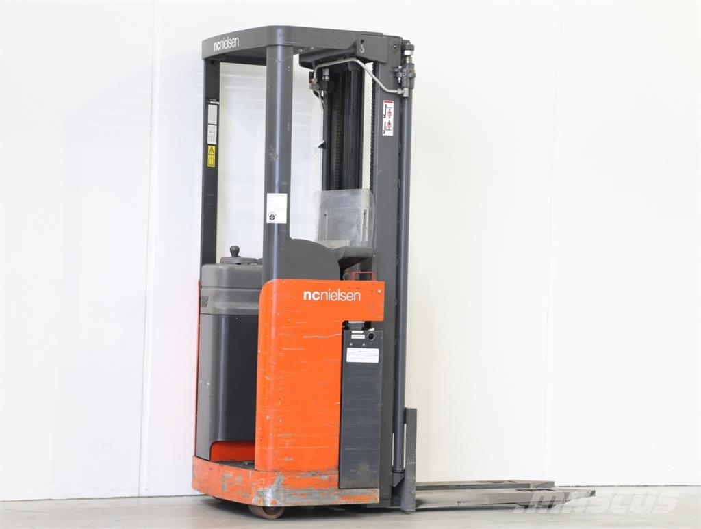 NCN AJN 160 Pedestrian stacker