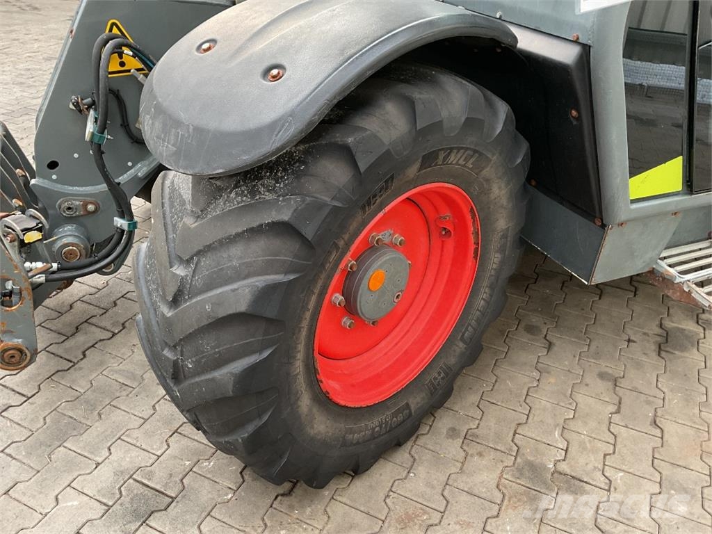 CLAAS Scorpion 6030 Varipower مناولات متداخلة