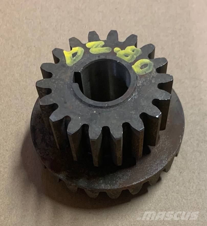 Deutz-Fahr Gear VGDZ80, DZ80 履带、链条和底盘
