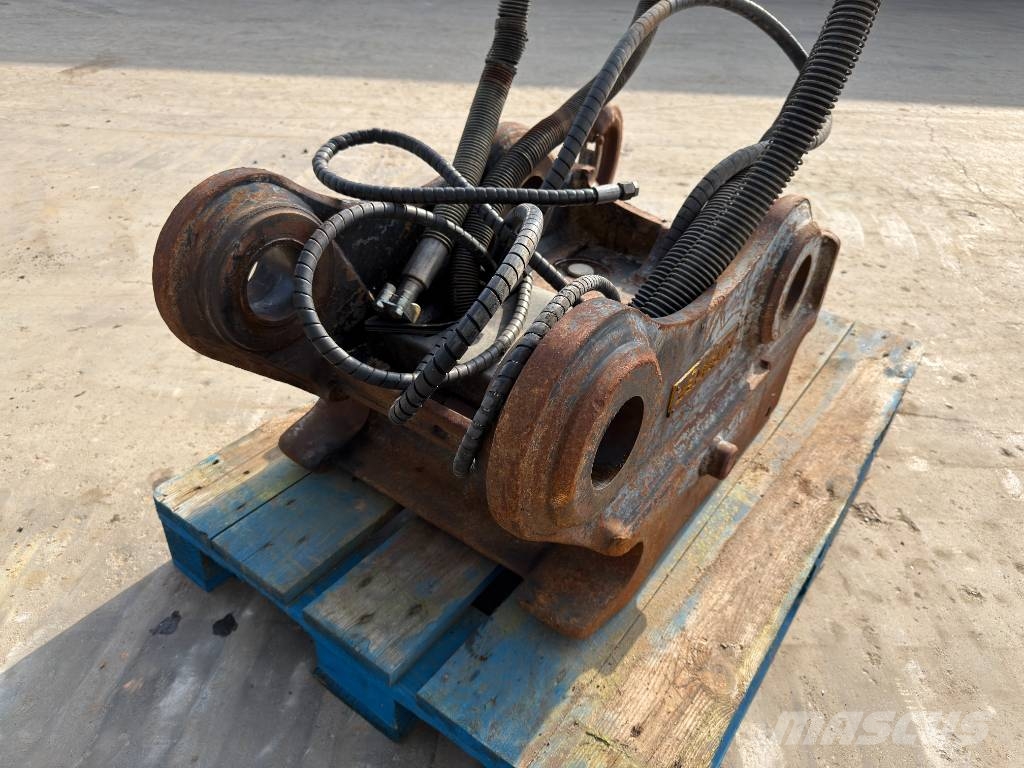 OilQuick OQ70/55 - 329D / 329E / 330F Quick connectors