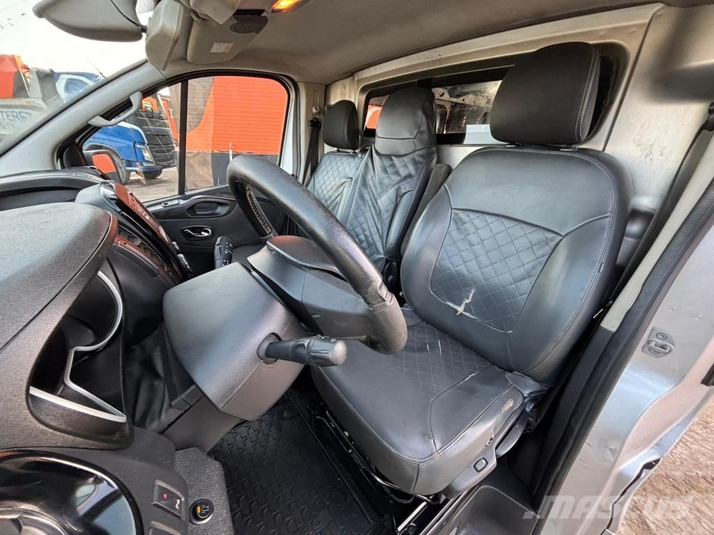 Opel VIVARO-B Vehículos de caha cerrada