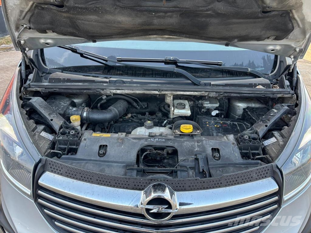 Opel VIVARO-B Vehículos de caha cerrada