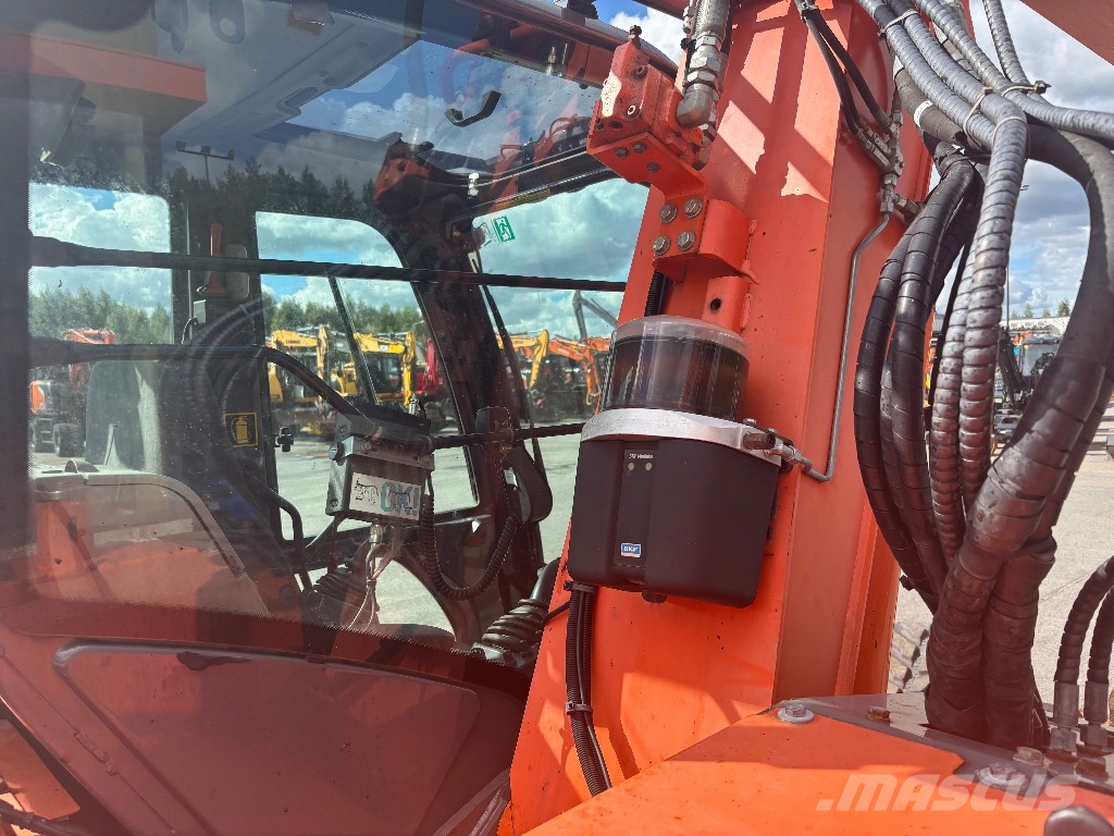 Hitachi ZX 85 US / Pyörittäjä, 2 kauhaa, 2 Telat, Ym! حفارات وسط 7 طن - 12 طن