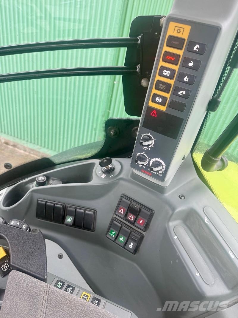 CLAAS Axion 920 트랙터