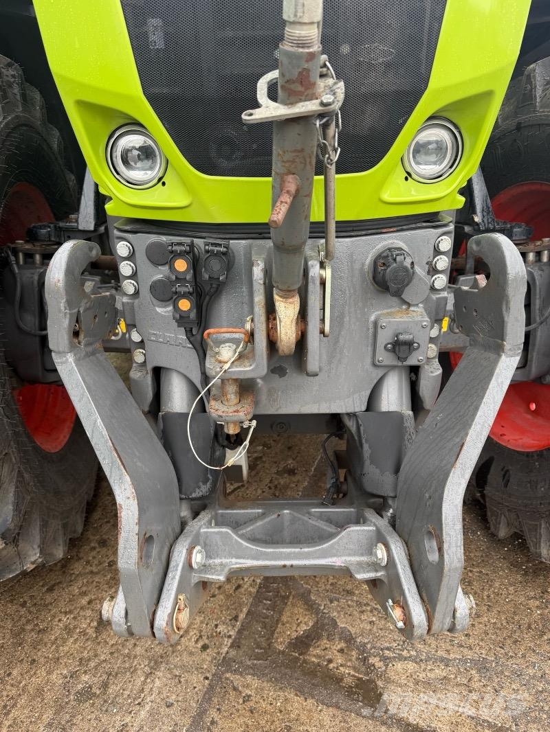 CLAAS Axion 920 트랙터