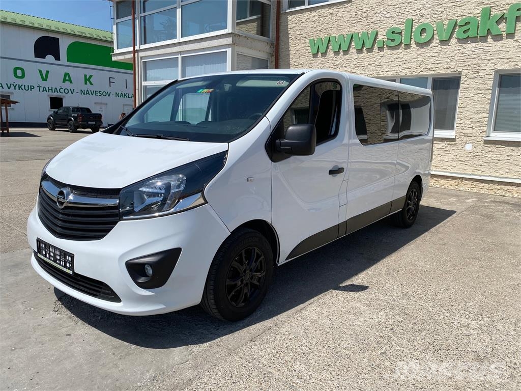 Opel Vivaro VIN 878 Mikroautobusai