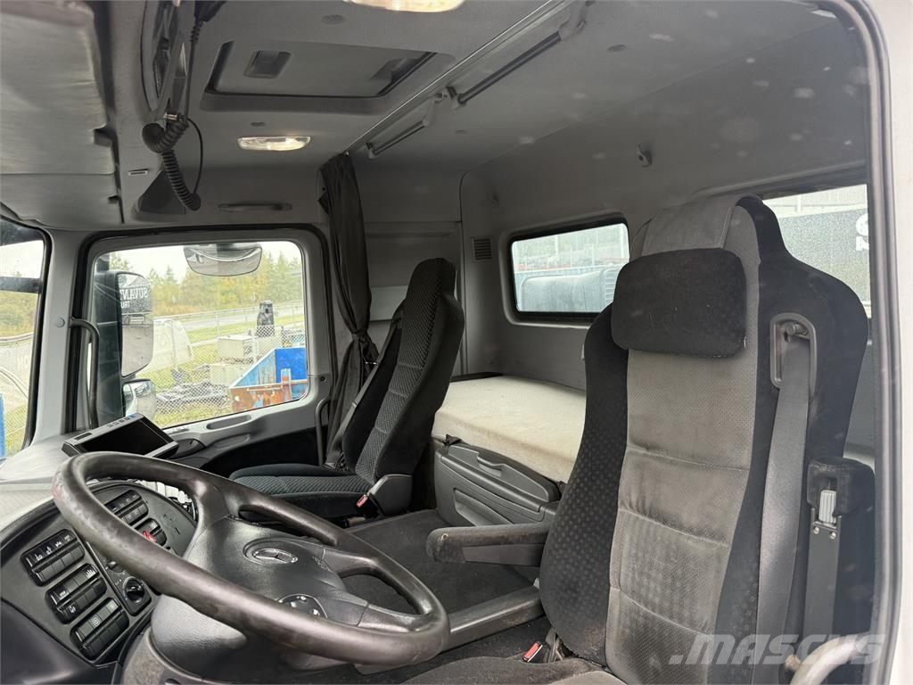 Mercedes-Benz Actros 3248L 8X2 Vrachtwagen met containersysteem