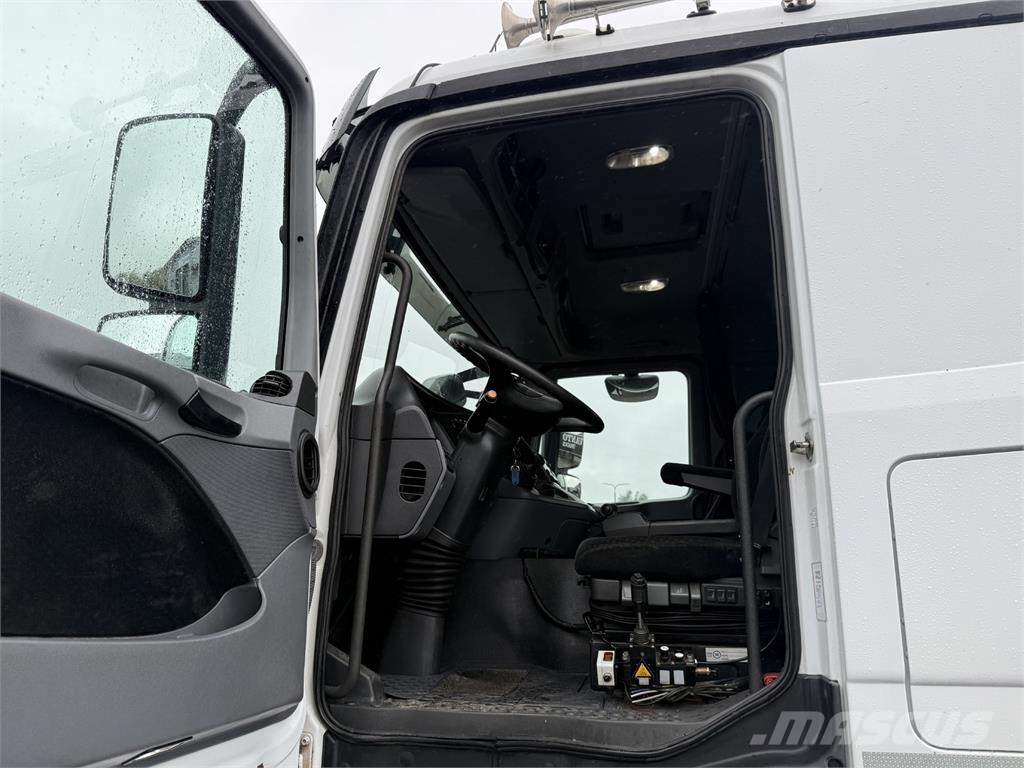 Mercedes-Benz Actros 3248L 8X2 Vrachtwagen met containersysteem