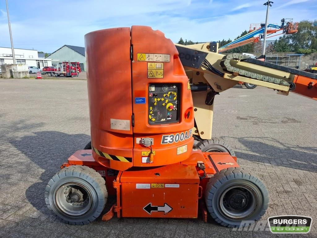 JLG E300 AJP Zglobne podizne platforme