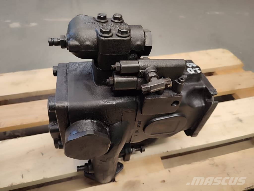 John Deere HYDRAULIC PUMP RE587646 JOHN DEERE 8345 R Hydraulika