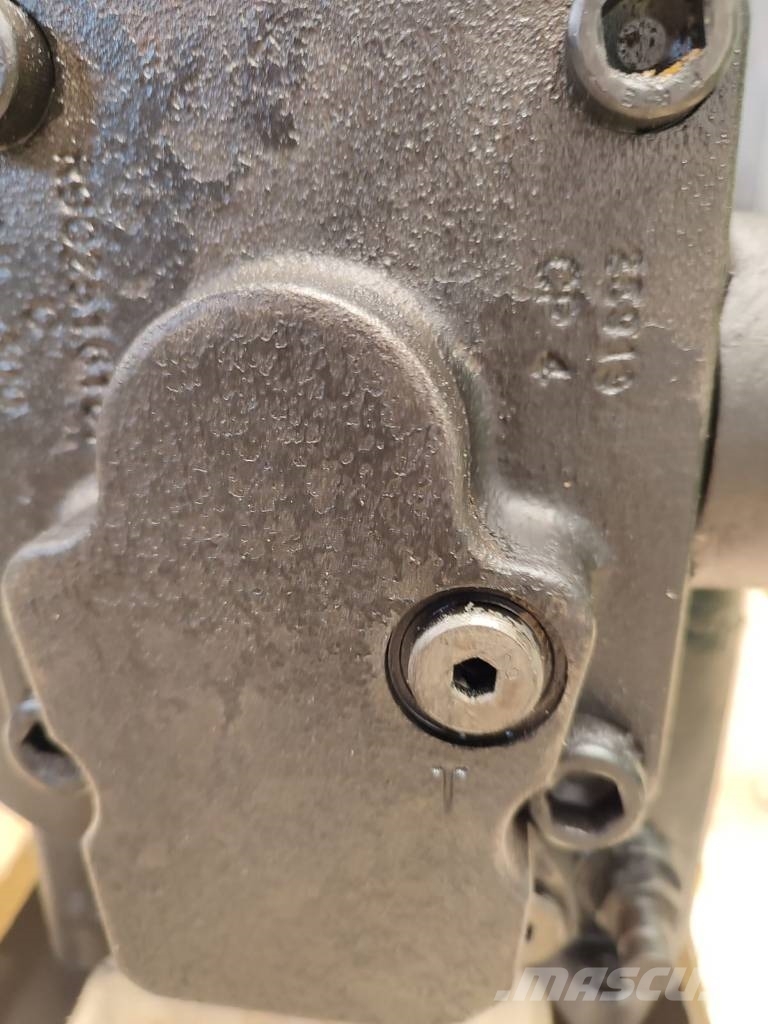 John Deere HYDRAULIC PUMP RE587646 JOHN DEERE 8345 R Hydraulika