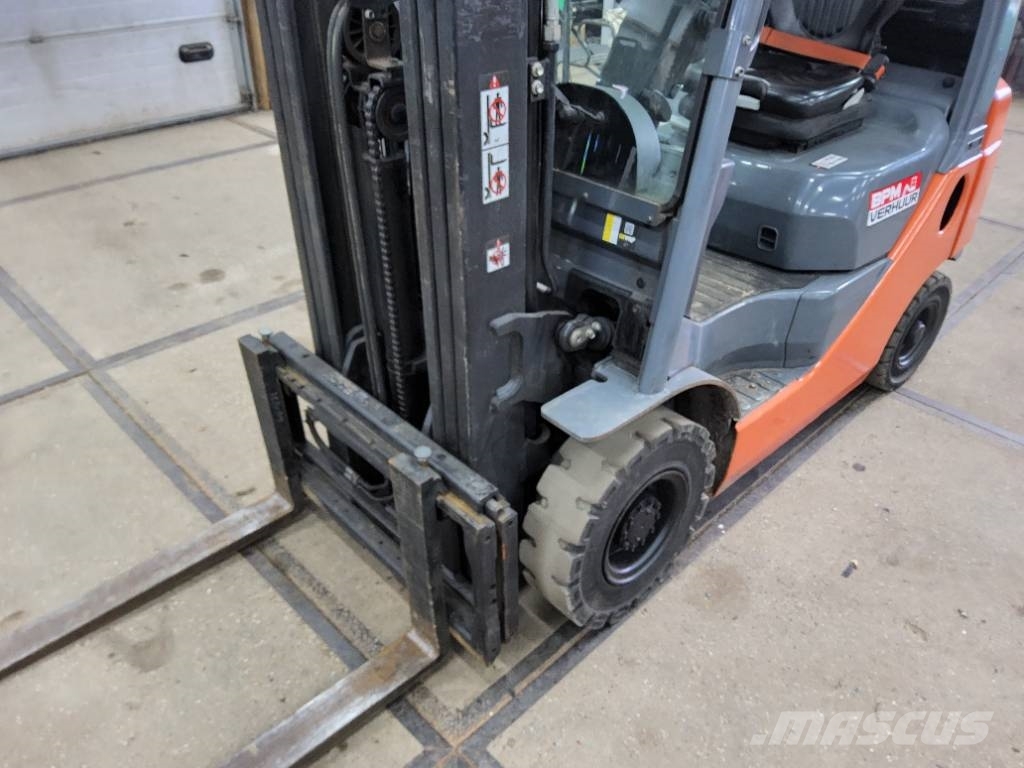 Toyota 1,5Ton heftruck H02-8FGF15 lpg 1.5t forklift Газовые погрузчики