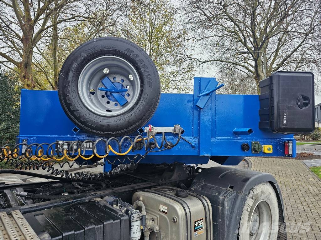 Nooteboom MCO-58-04V Låg lastande semi trailer