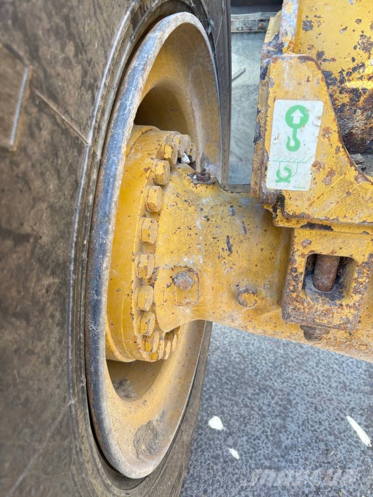 CAT 980 M Kolesni nakladalci