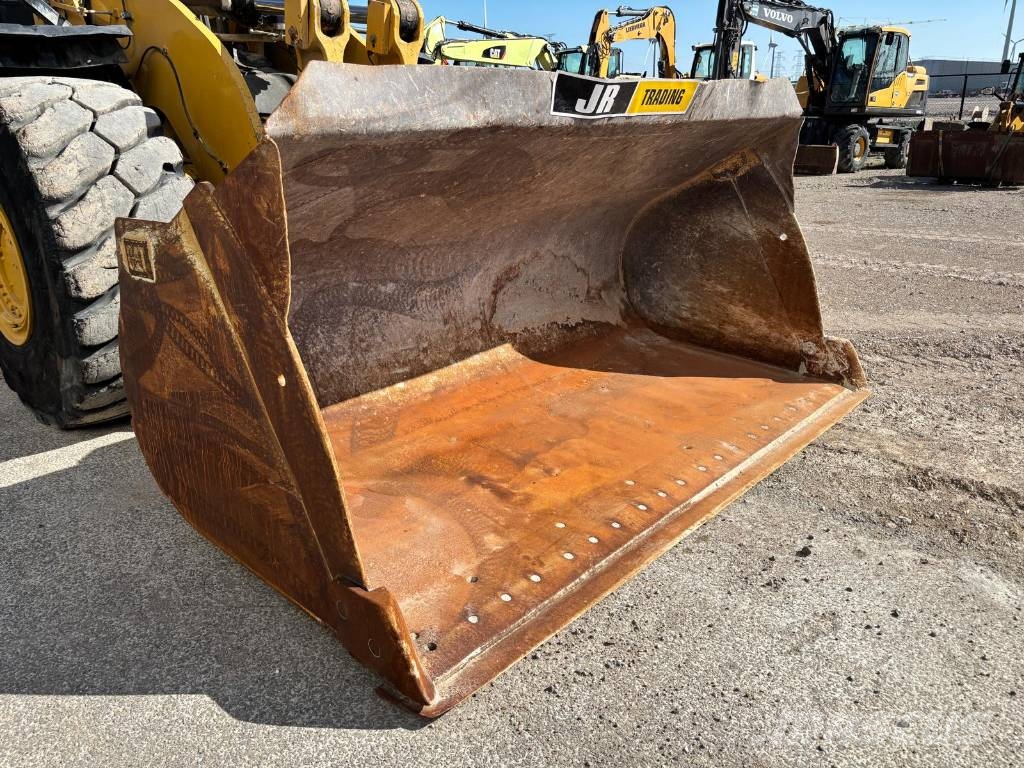 CAT 980 M Kolesni nakladalci