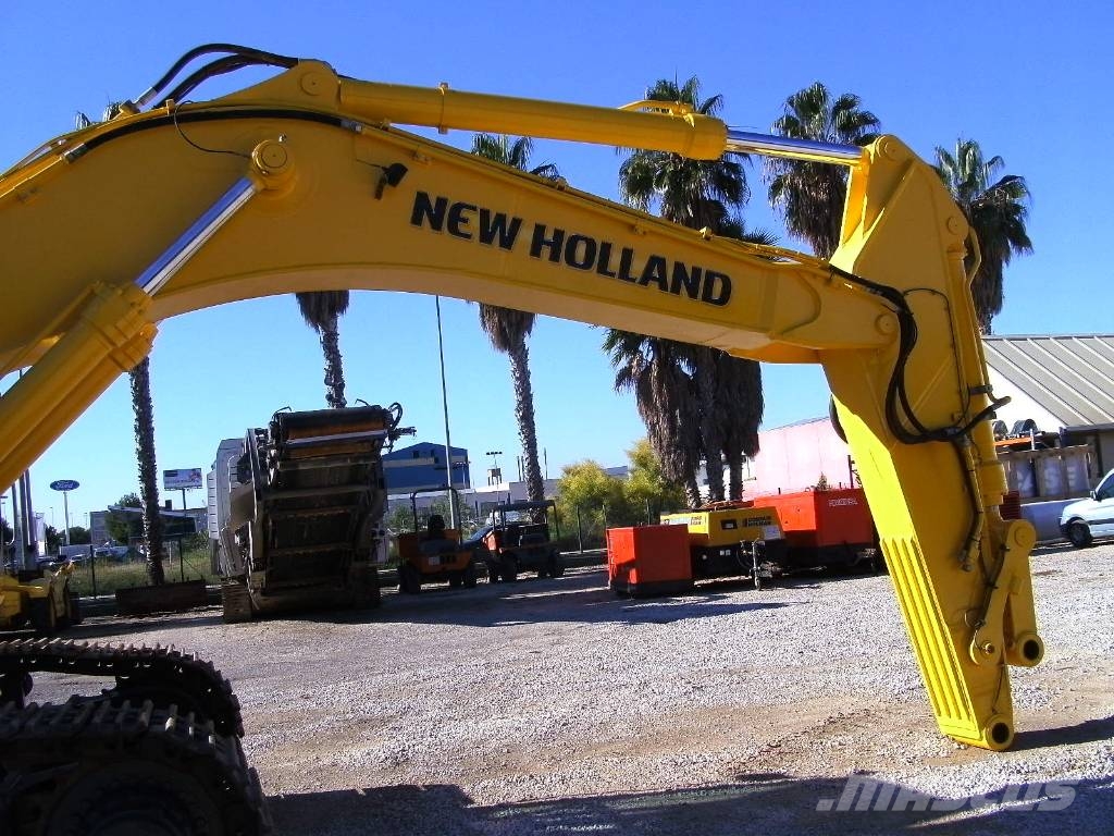 New Holland Kobelco E 485 LC 大型油圧ショベル12t以上（パワーショベル・ユンボ）