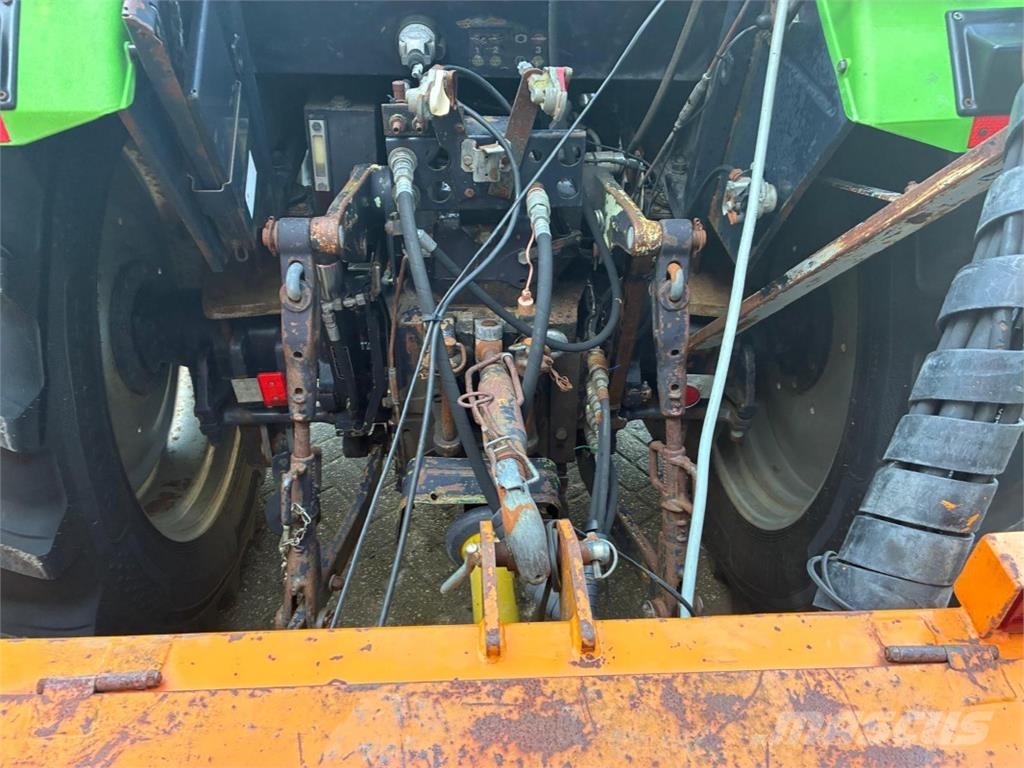Deutz-Fahr DX 6.06 + Gödde Mähausleger 曳引機