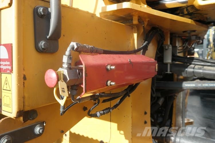 Volvo L220G 轮式装载机