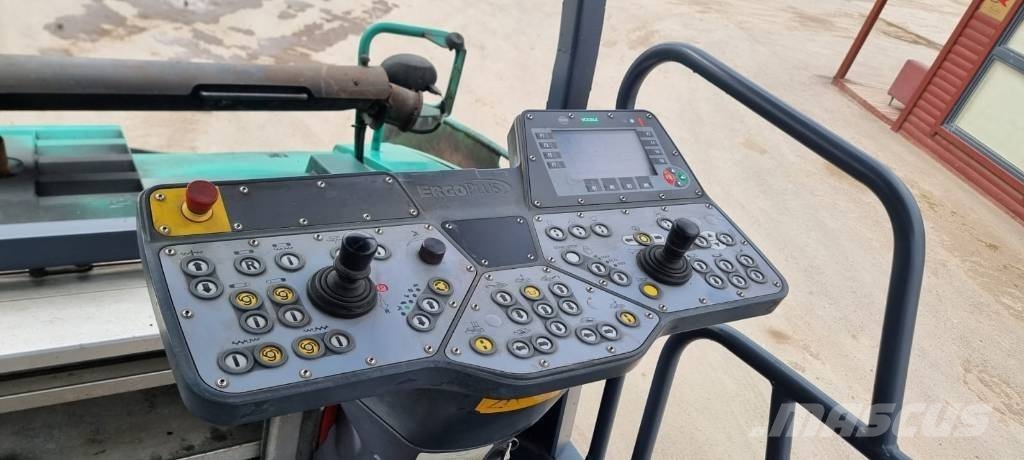 Vögele 1300-3i معدات السفلتة