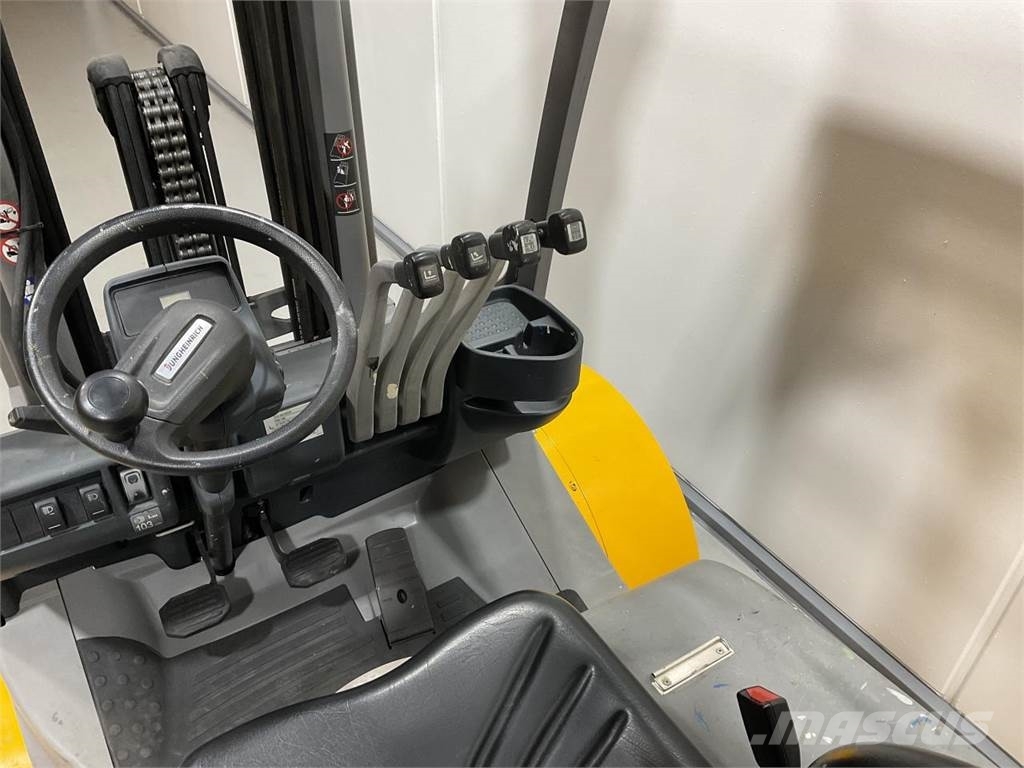 Jungheinrich TFG 435 LPG forklifts