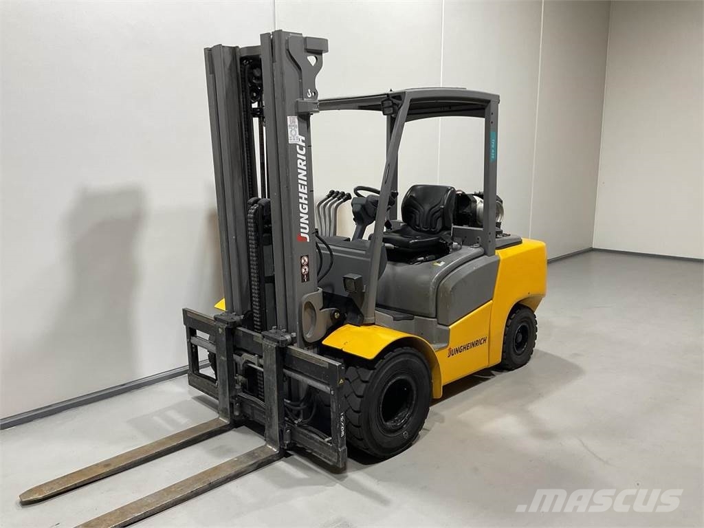 Jungheinrich TFG 435 LPG forklifts