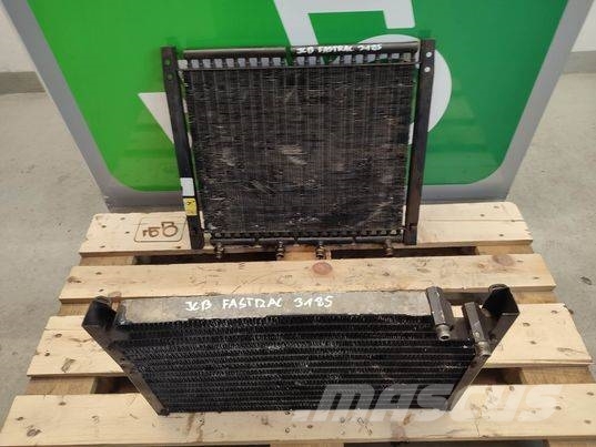 JCB Fastrac 3185 AC cooler Radiatorji