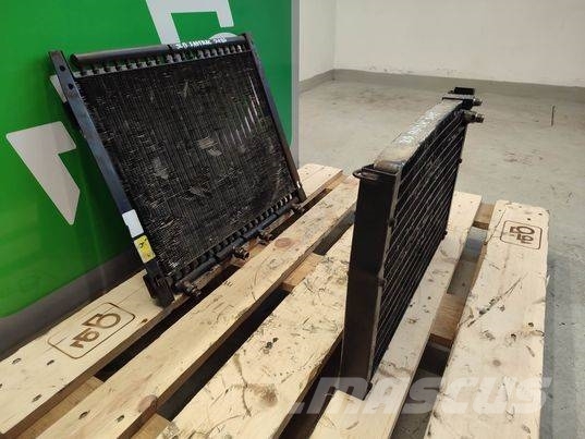 JCB Fastrac 3185 AC cooler Radiatorji