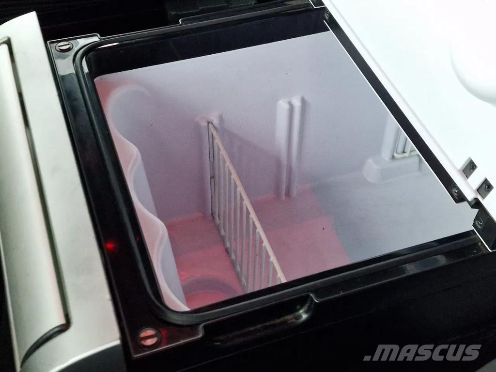 DAF XF 440 SuperSpaceCab 6x2*4 - 2 deck Closed Livesto Автотранспорт для перевезення тварин