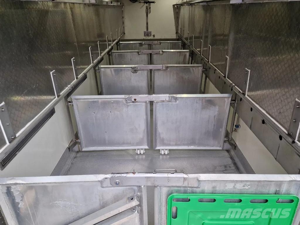 DAF XF 440 SuperSpaceCab 6x2*4 - 2 deck Closed Livesto Автотранспорт для перевезення тварин