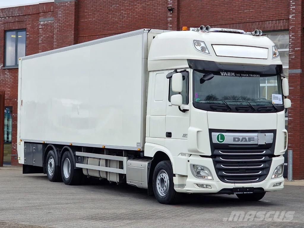 DAF XF 440 SuperSpaceCab 6x2*4 - 2 deck Closed Livesto Автотранспорт для перевезення тварин