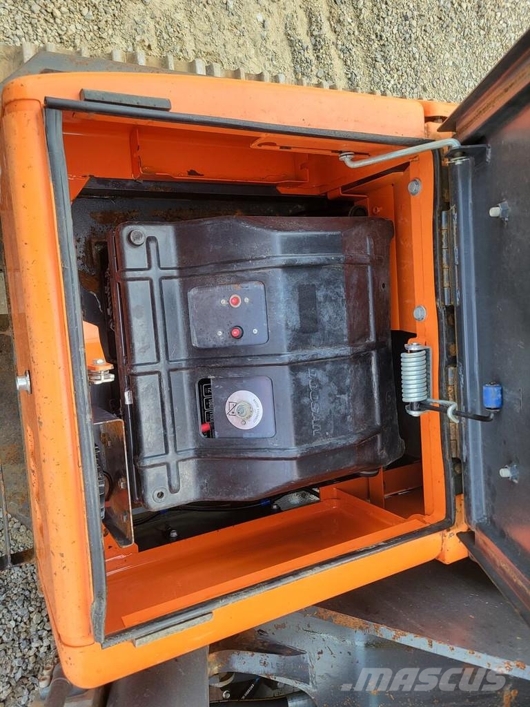Doosan DX255LC-5 حفارات زحافة