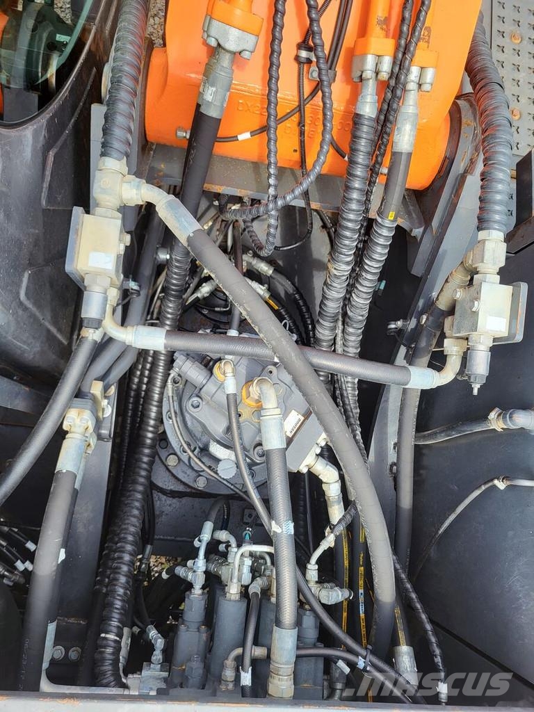 Doosan DX255LC-5 حفارات زحافة