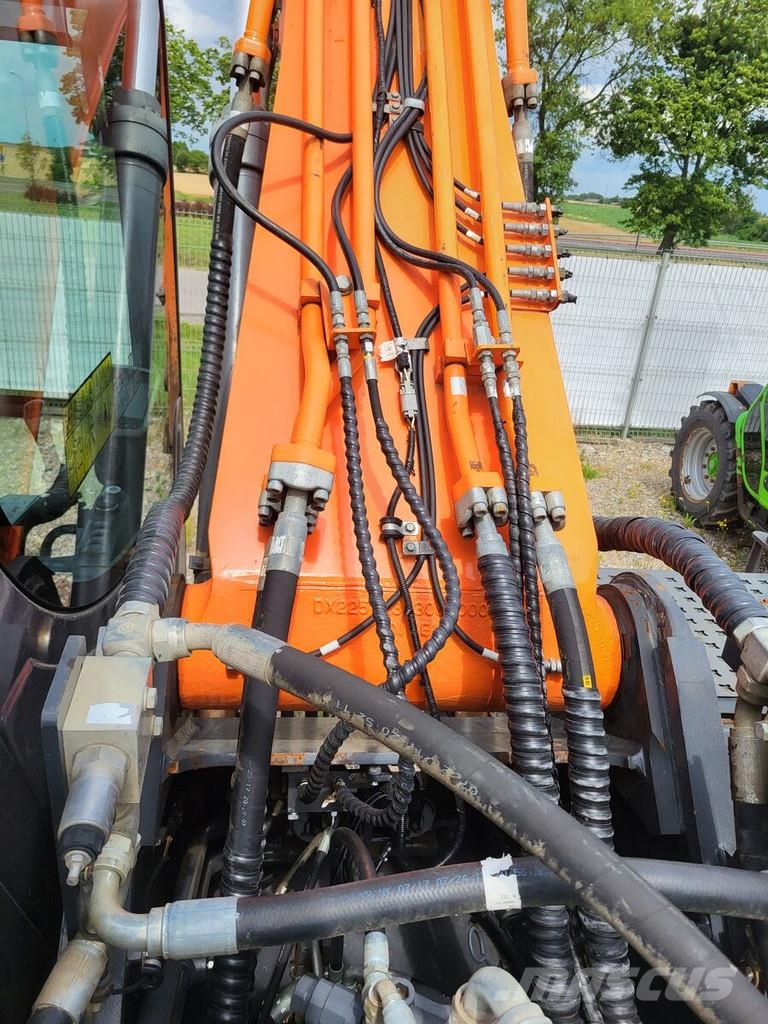 Doosan DX255LC-5 حفارات زحافة