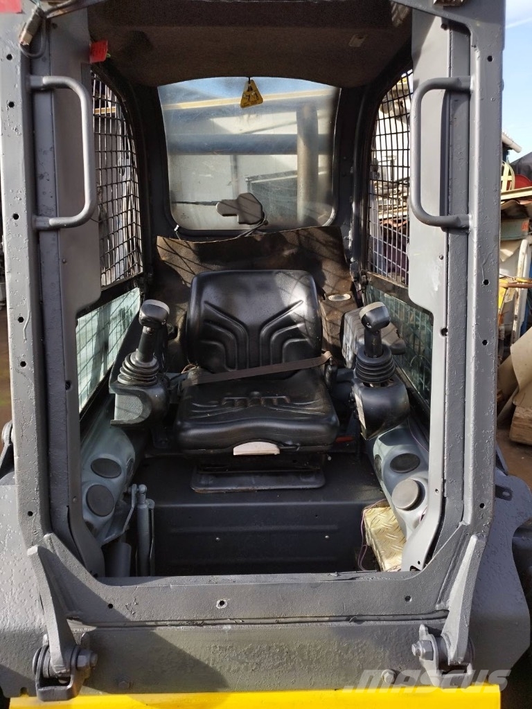 New Holland 225 LOADER Skid steer loderler