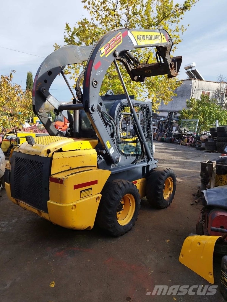 New Holland 225 LOADER Skid steer loderler
