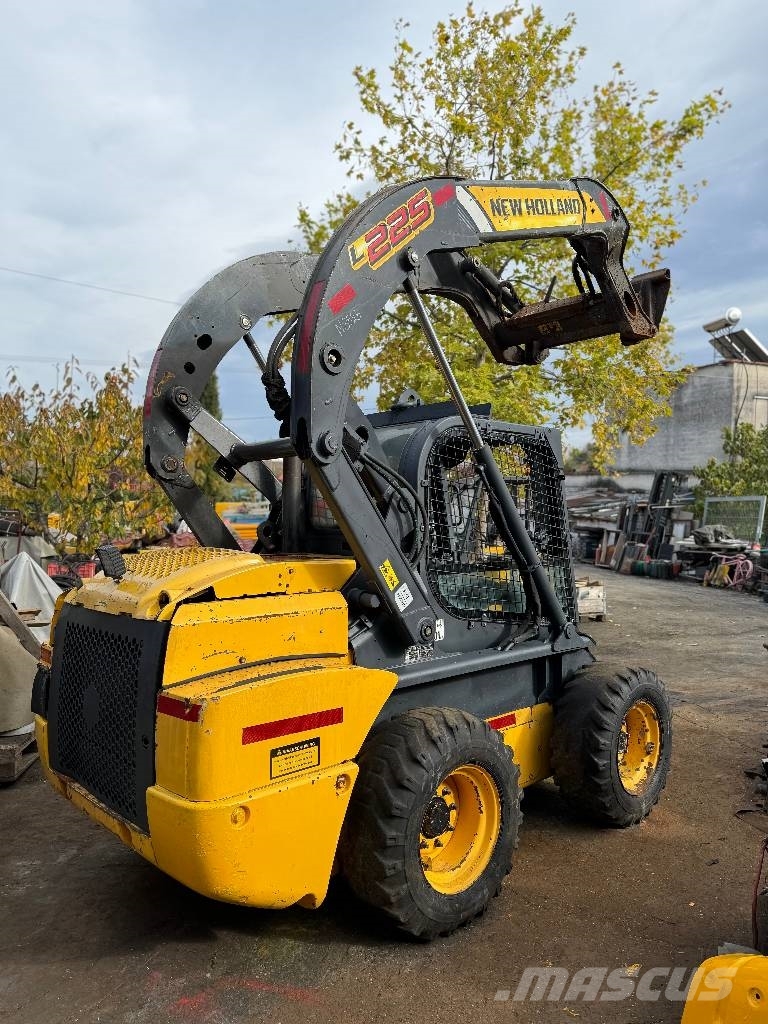 New Holland 225 LOADER Skid steer loderler