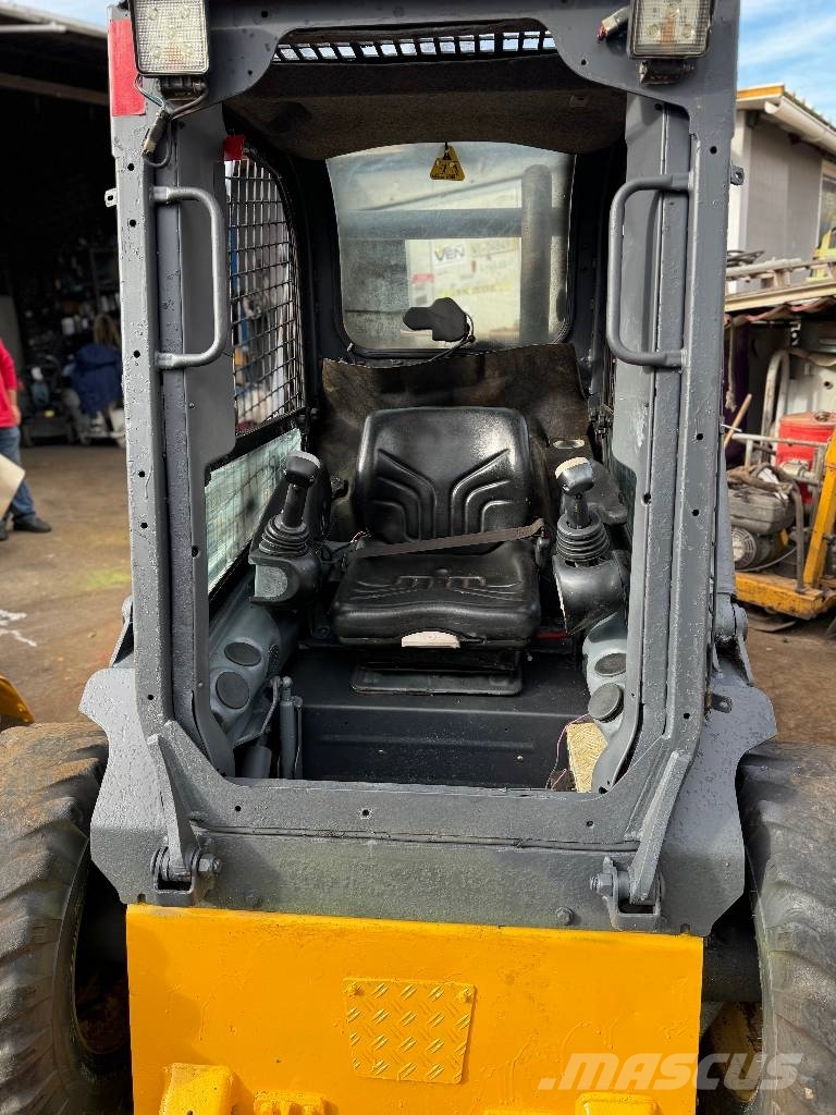 New Holland 225 LOADER Skid steer loderler