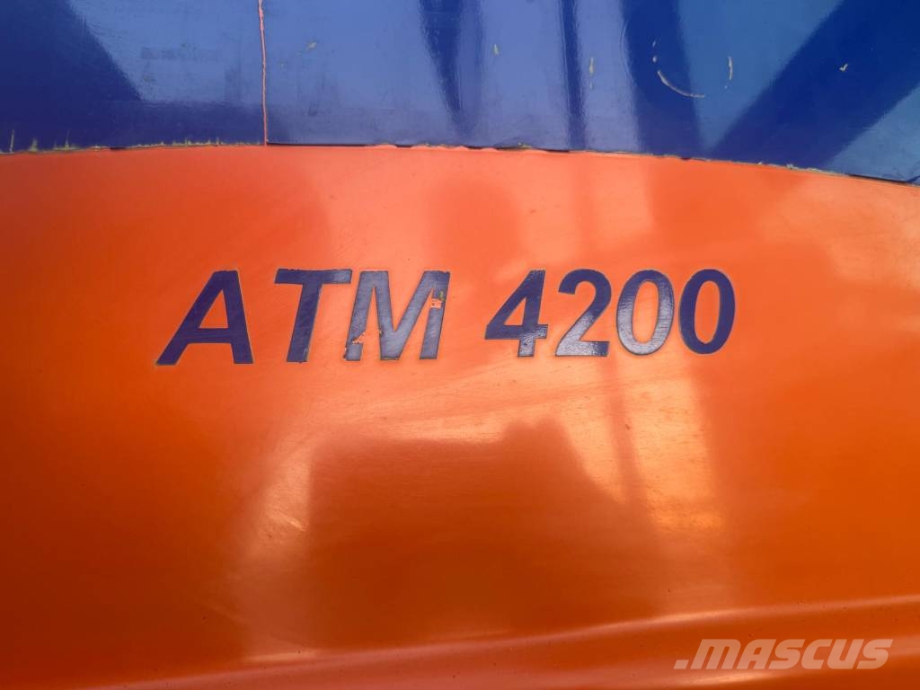 Terrion TERRION ATM 4200 الجرارات