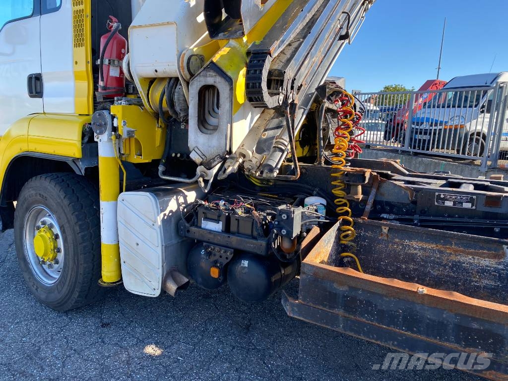 MAN TGA 18.400 HydroDrive 4x4 H-B/L HIAB 322-E6 中古トラクターヘッド | トレーラーヘッド