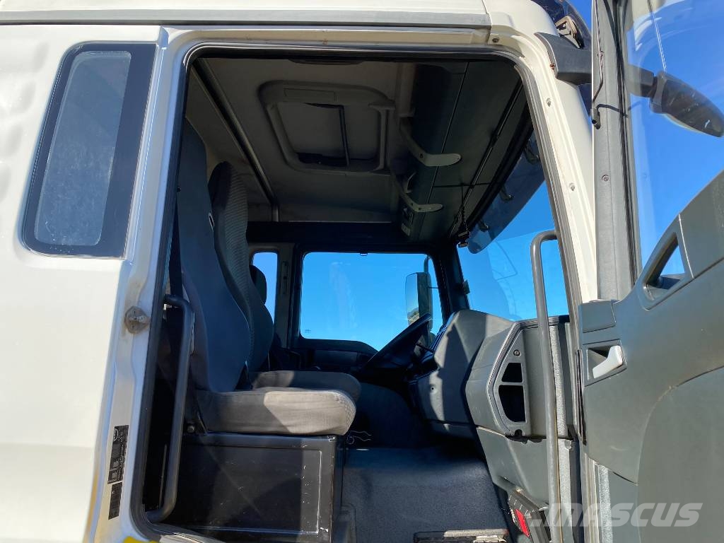 MAN TGA 18.400 HydroDrive 4x4 H-B/L HIAB 322-E6 中古トラクターヘッド | トレーラーヘッド