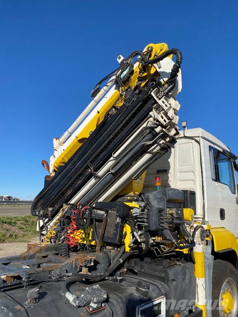 MAN TGA 18.400 HydroDrive 4x4 H-B/L HIAB 322-E6 中古トラクターヘッド | トレーラーヘッド