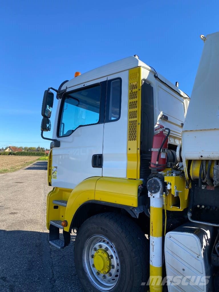 MAN TGA 18.400 HydroDrive 4x4 H-B/L HIAB 322-E6 中古トラクターヘッド | トレーラーヘッド