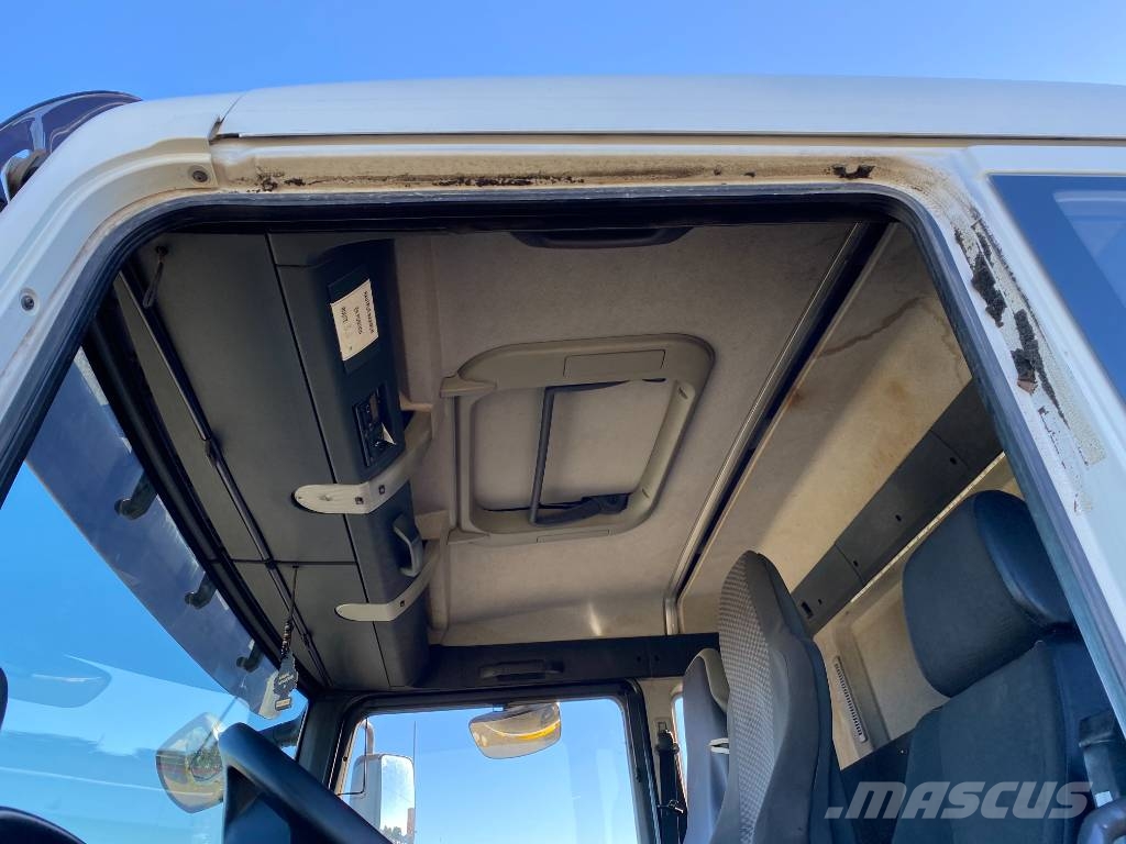 MAN TGA 18.400 HydroDrive 4x4 H-B/L HIAB 322-E6 中古トラクターヘッド | トレーラーヘッド
