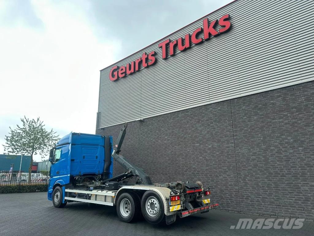 Mercedes-Benz Actros 2545 6X2 MET HIAB MULTILIFT XR21S61 HAAKARM Камиони с кран с кука