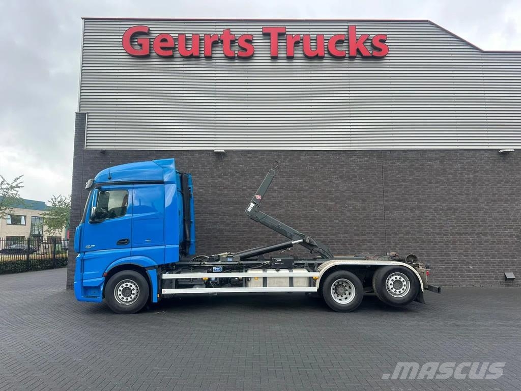 Mercedes-Benz Actros 2545 6X2 MET HIAB MULTILIFT XR21S61 HAAKARM Камиони с кран с кука