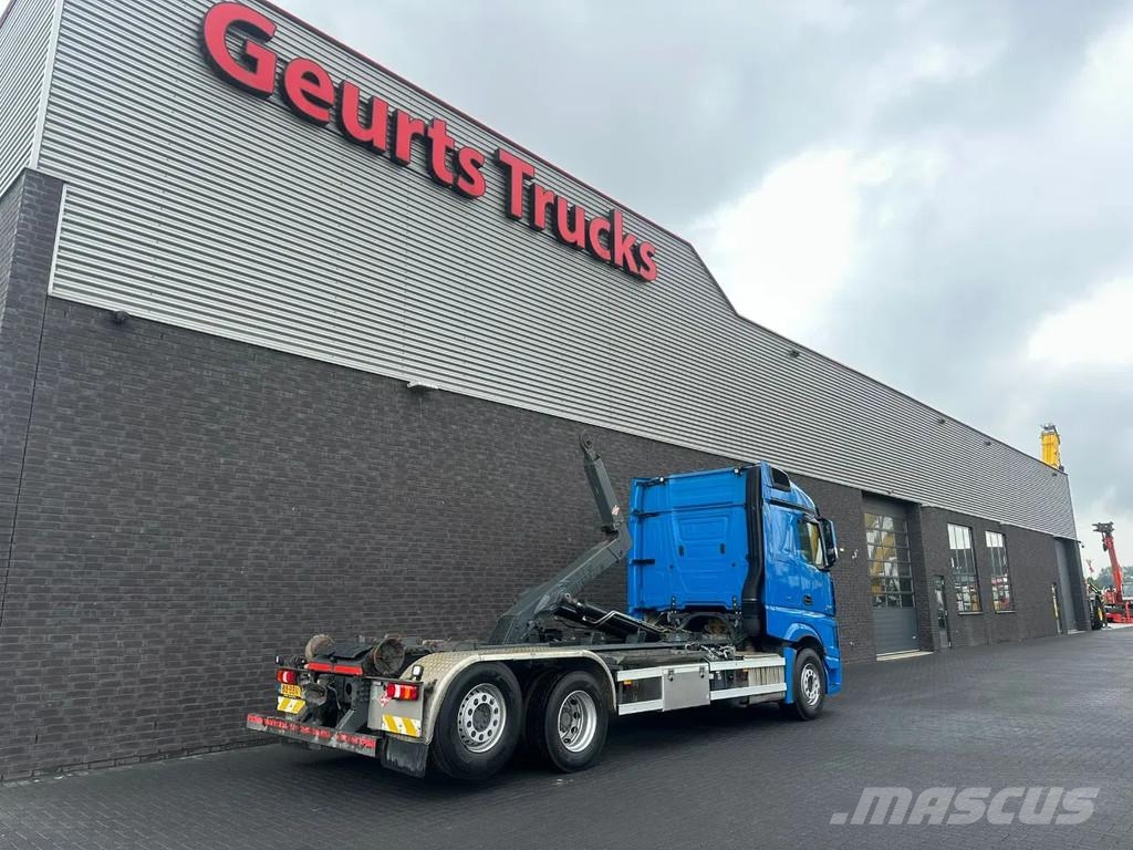 Mercedes-Benz Actros 2545 6X2 MET HIAB MULTILIFT XR21S61 HAAKARM Камиони с кран с кука