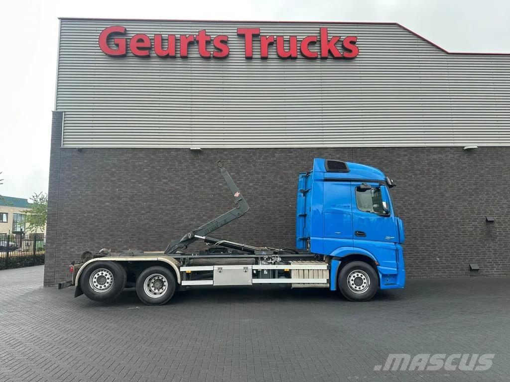 Mercedes-Benz Actros 2545 6X2 MET HIAB MULTILIFT XR21S61 HAAKARM Камиони с кран с кука