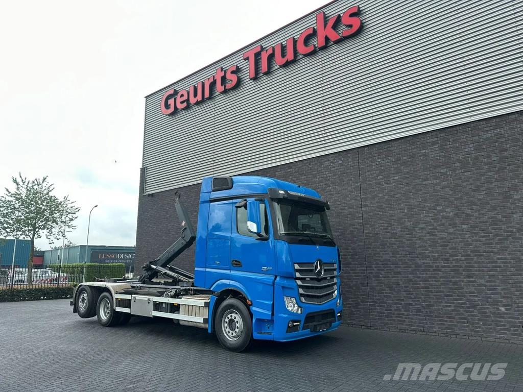 Mercedes-Benz Actros 2545 6X2 MET HIAB MULTILIFT XR21S61 HAAKARM Камиони с кран с кука