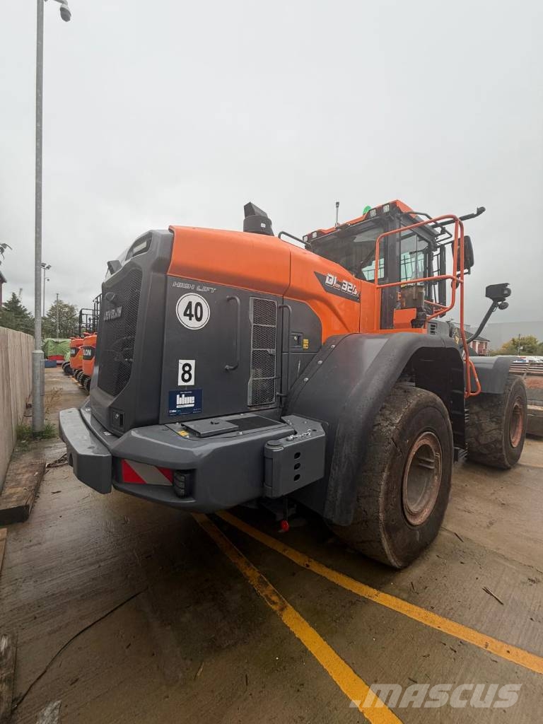 Develon DL 320-7 Cargadoras sobre ruedas